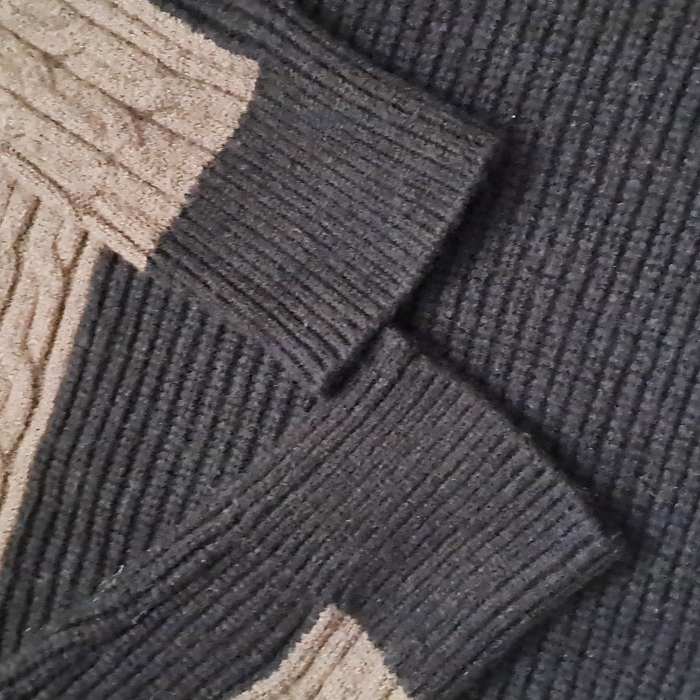 Express Junior's Size Small Diagonal Split Hemlin… - image 6